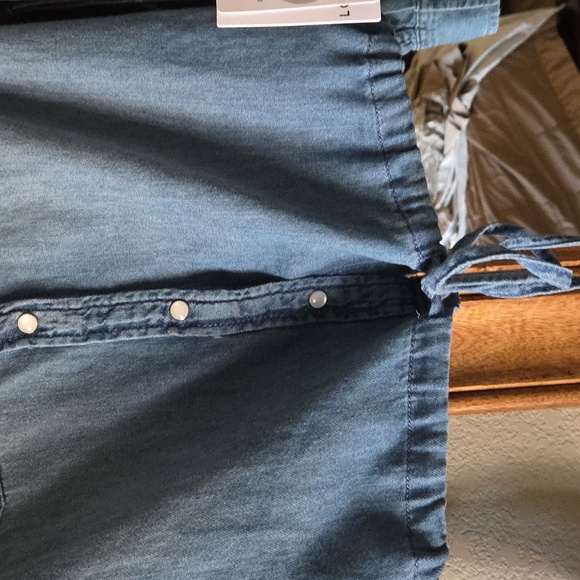 Lola River Blue Denim Button-Up Shirt With Drawstring NWT - Picture 3 of 7